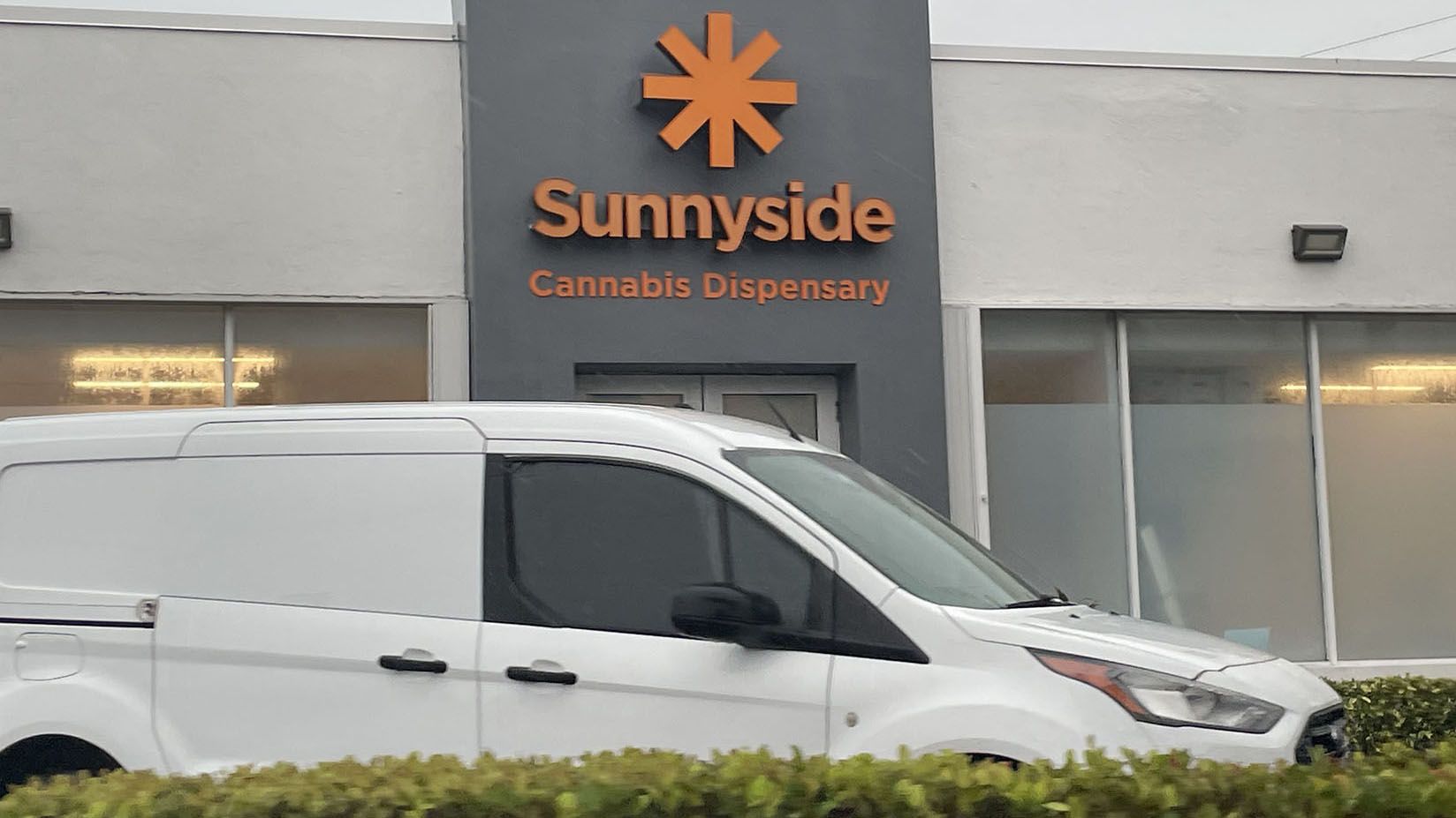 Cannabis delivery services and operating hours in Jacksonville, FL